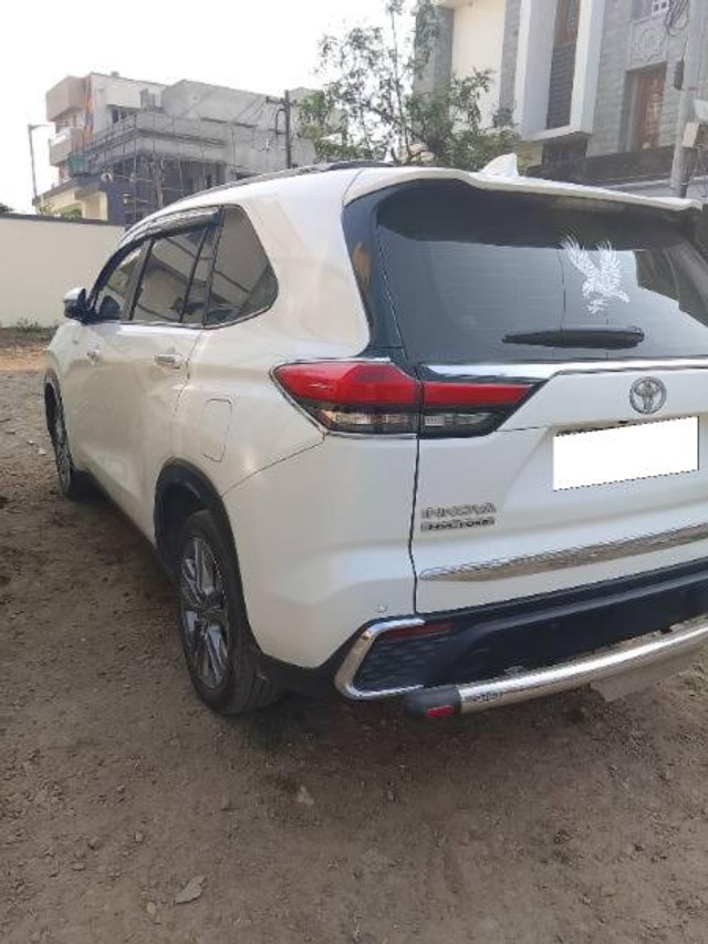 Second-hand 2024 Toyota Innova Hycross ZX Hybrid for sale in Chennai-5