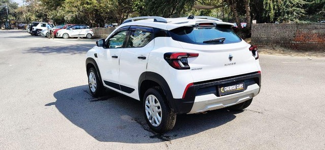 Second-hand 2022 Renault Kiger RXT for sale in New Delhi-7