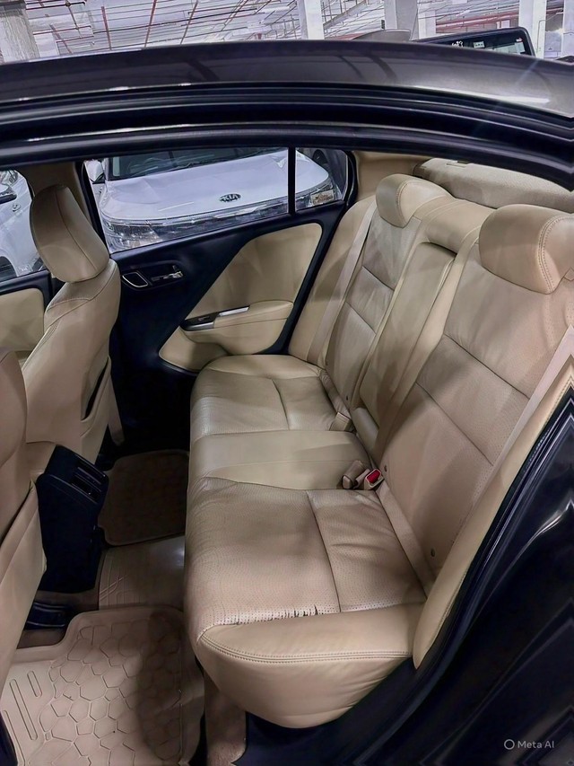 Second-hand 2017 Honda City i VTEC VX for sale in Mumbai-5