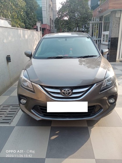 Second-hand 2020 Toyota Glanza V for sale in Noida