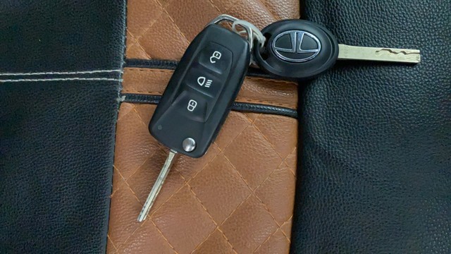 Second-hand 2019 Tata Nexon 1.2 Revotron XM for sale in Lucknow-21