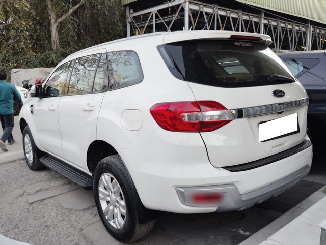 Ford Endeavour 3.2 Titanium AT 4X4 Second-hand 2016 Ford Endeavour 3.2 Titanium AT 4X4 for sale in New Delhi-5
