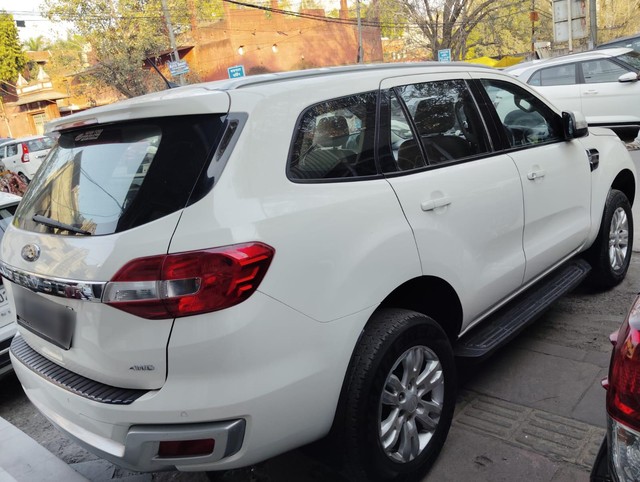 Ford Endeavour 3.2 Titanium AT 4X4 Second-hand 2016 Ford Endeavour 3.2 Titanium AT 4X4 for sale in New Delhi-1