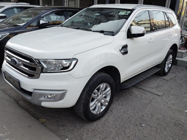 Ford Endeavour 3.2 Titanium AT 4X4 Second-hand 2016 Ford Endeavour 3.2 Titanium AT 4X4 for sale in New Delhi-2
