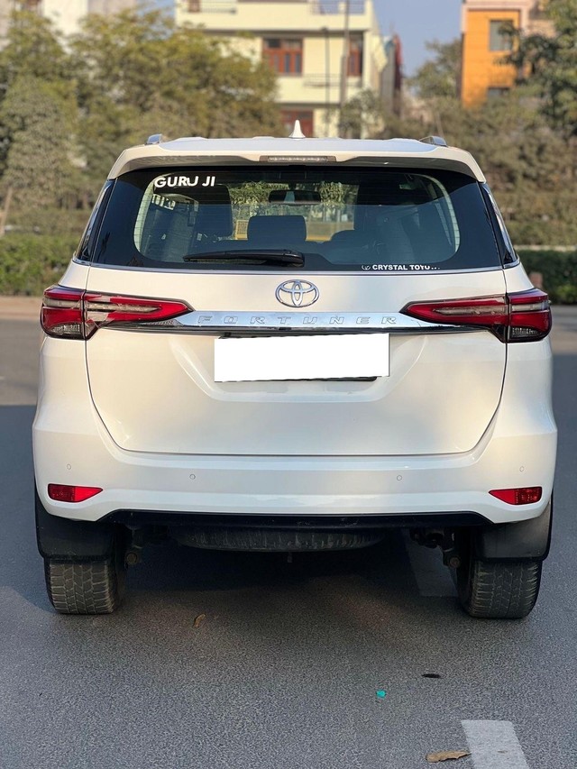 Second-hand 2021 Toyota Fortuner 2.8 2WD AT for sale in New Delhi-2