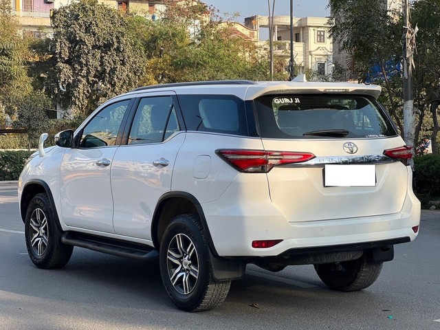 Second-hand 2021 Toyota Fortuner 2.8 2WD AT for sale in New Delhi-11