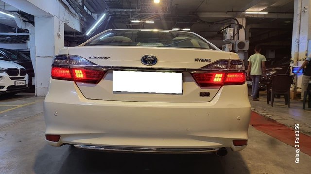 Second-hand 2016 Toyota Camry Hybrid for sale in Mumbai-1
