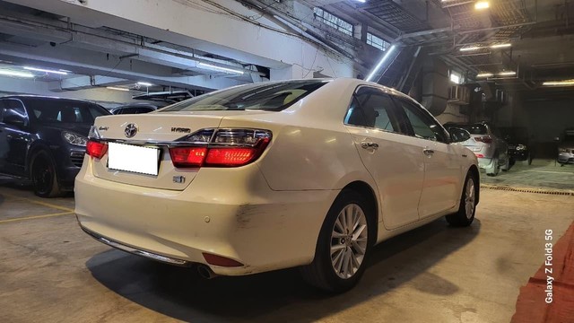 Second-hand 2016 Toyota Camry Hybrid for sale in Mumbai-11