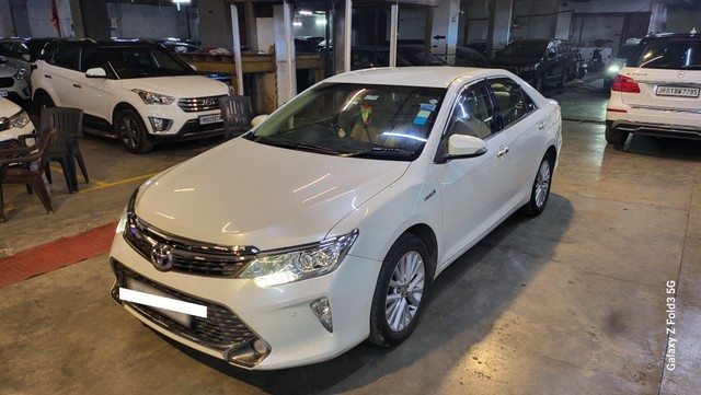 Second-hand 2016 Toyota Camry Hybrid for sale in Mumbai-13