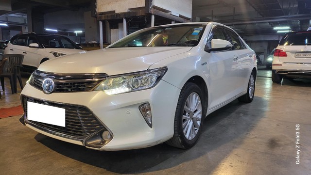 Second-hand 2016 Toyota Camry Hybrid for sale in Mumbai-2