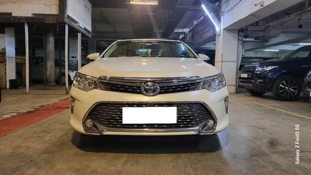 Second-hand 2016 Toyota Camry Hybrid for sale in Mumbai-3