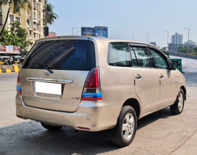Second-hand 2007 Toyota Innova 2.5 V Diesel 8-seater for sale in Mumbai-7