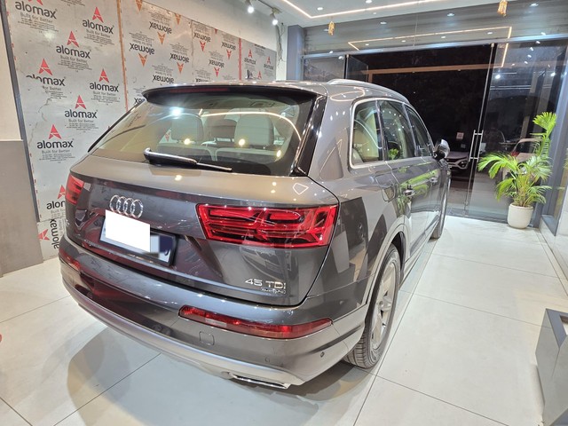 Second-hand 2018 Audi Q7 45 TDI Quattro Technology for sale in Chandigarh-9