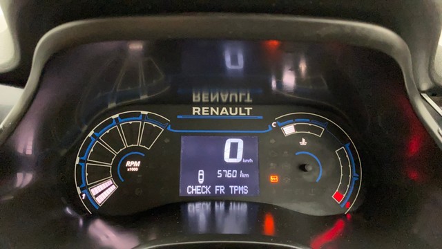 Second-hand 2023 Renault Triber RXT for sale in Ahmedabad-23