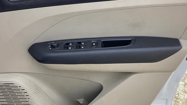 Second-hand 2023 Renault Triber RXT for sale in Ahmedabad-5