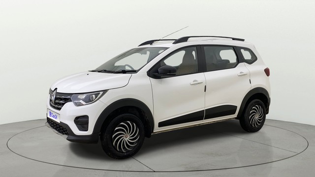 Second-hand 2023 Renault Triber RXT for sale in Ahmedabad-17