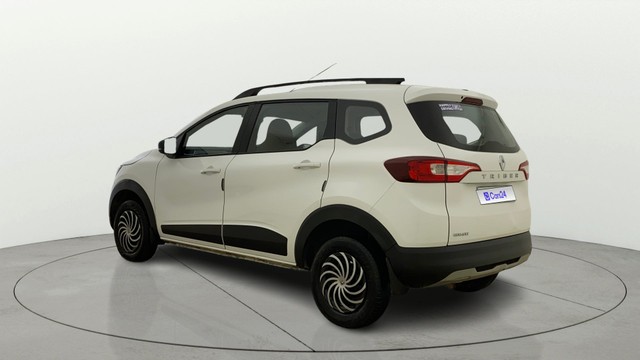 Second-hand 2023 Renault Triber RXT for sale in Ahmedabad-15