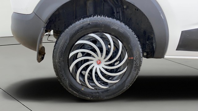 Second-hand 2023 Renault Triber RXT for sale in Ahmedabad-27