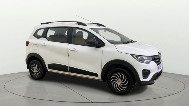 Second-hand 2023 Renault Triber RXT for sale in Ahmedabad-11