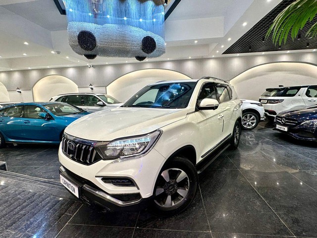 Second-hand 2019 Mahindra Alturas G4 4X4 AT BSIV for sale in New Delhi-3