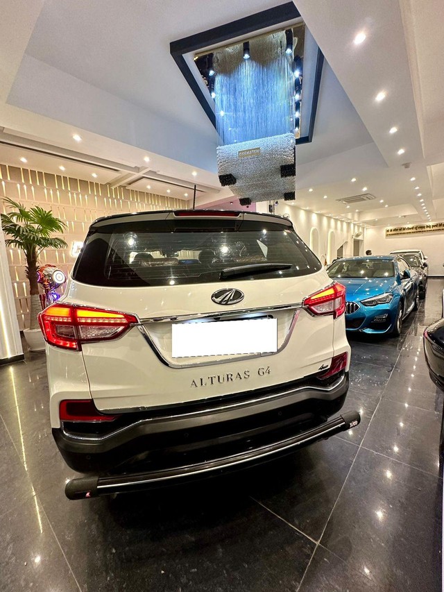 Second-hand 2019 Mahindra Alturas G4 4X4 AT BSIV for sale in New Delhi-19