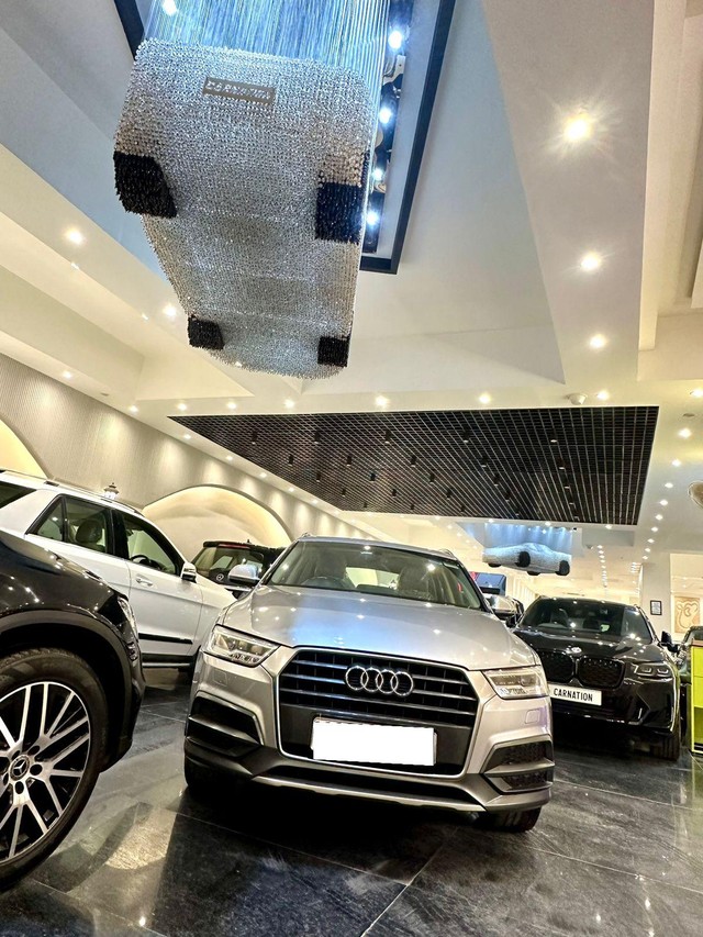 Second-hand 2017 Audi Q3 30 TFSI Premium FWD for sale in New Delhi-5