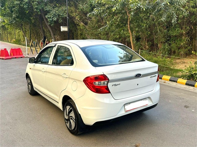 Second-hand 2017 Ford Aspire 1.5 TDCi Titanium for sale in New Delhi-5