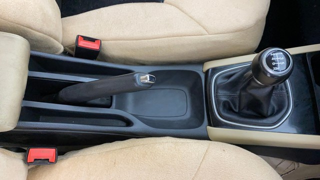 Second-hand 2021 Honda City V MT for sale in Ahmedabad-23