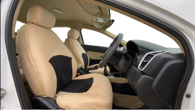 Second-hand 2021 Honda City V MT for sale in Ahmedabad-26