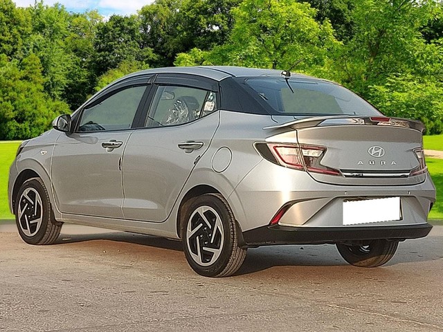 Second-hand 2023 Hyundai Aura S for sale in New Delhi-3