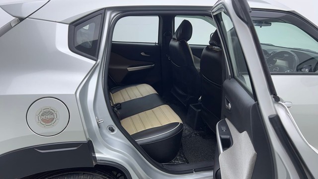 Second-hand 2021 Nissan Magnite XL for sale in New Delhi-31