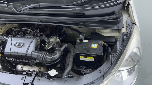 Second-hand 2015 Hyundai i10 Sportz 1.1L for sale in New Delhi-25