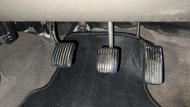 Second-hand 2015 Hyundai i10 Sportz 1.1L for sale in New Delhi-14