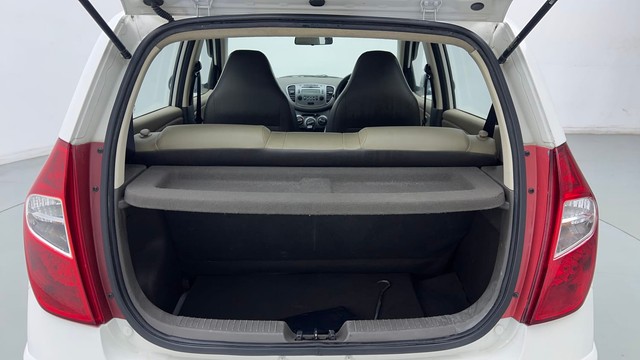 Second-hand 2015 Hyundai i10 Sportz 1.1L for sale in New Delhi-9