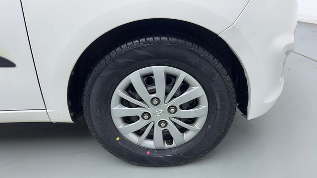 Second-hand 2015 Hyundai i10 Sportz 1.1L for sale in New Delhi-17