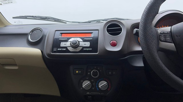 Second-hand 2013 Honda Amaze VX i-VTEC for sale in New Delhi-27