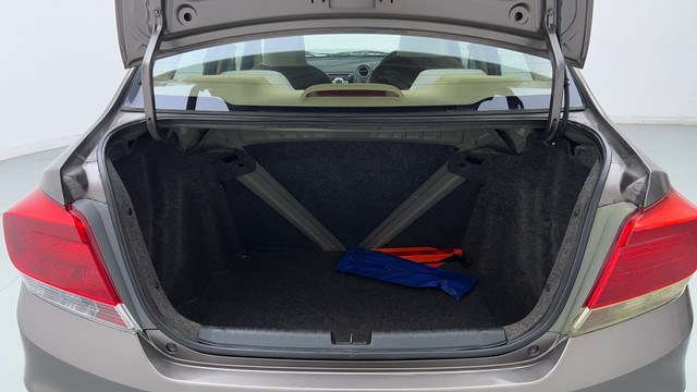 Second-hand 2013 Honda Amaze VX i-VTEC for sale in New Delhi-9