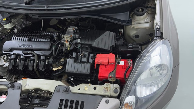 Second-hand 2013 Honda Amaze VX i-VTEC for sale in New Delhi-35