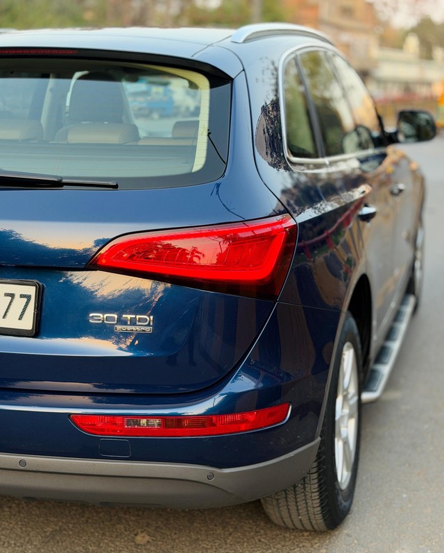 Second-hand 2015 Audi Q5 3.0 TDI Quattro for sale in New Delhi-21