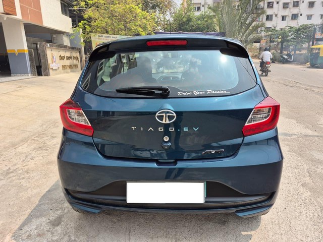 Tata Tiago XZ Plus Second-hand 2023 Tata Tiago XZ Plus for sale in Bangalore-2