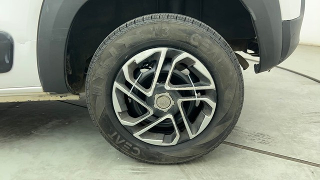 Second-hand 2016 Renault KWID 1.0 AMT RXT for sale in Chennai-19