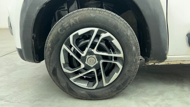 Second-hand 2016 Renault KWID 1.0 AMT RXT for sale in Chennai-20