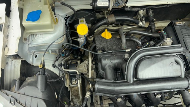 Second-hand 2016 Renault KWID 1.0 AMT RXT for sale in Chennai-29