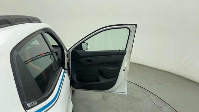 Second-hand 2016 Renault KWID 1.0 AMT RXT for sale in Chennai-16