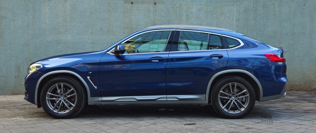 Second-hand 2020 BMW X4 M Sport X xDrive20d for sale in Mumbai-4