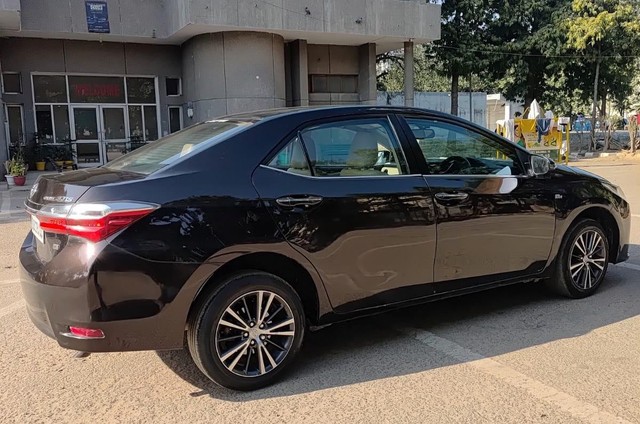 Second-hand 2018 Toyota Corolla Altis 1.8 VL CVT for sale in Gurgaon-6
