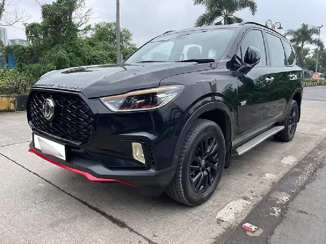 Second-hand 2023 MG Gloster Black Storm 4x2 6Str for sale in Mumbai-4