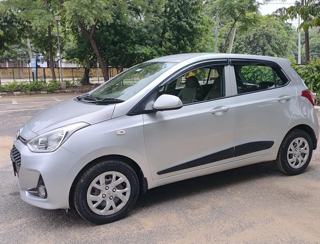 Hyundai Grand i10 1.2 Kappa Magna AT Second-hand 2017 Hyundai Grand i10 1.2 Kappa Magna AT for sale in Gurgaon-6