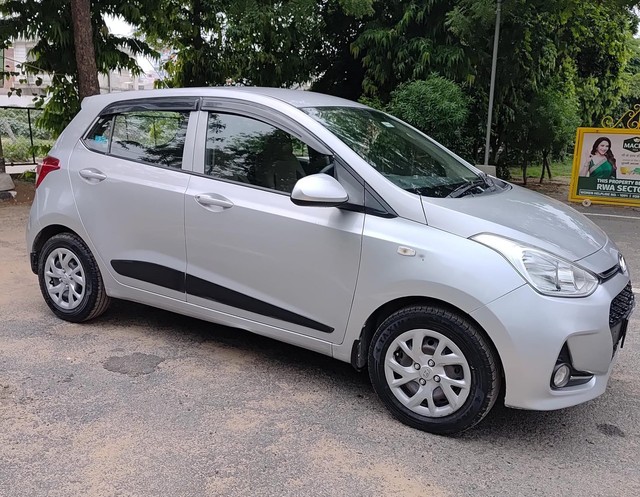 Hyundai Grand i10 1.2 Kappa Magna AT Second-hand 2017 Hyundai Grand i10 1.2 Kappa Magna AT for sale in Gurgaon-5