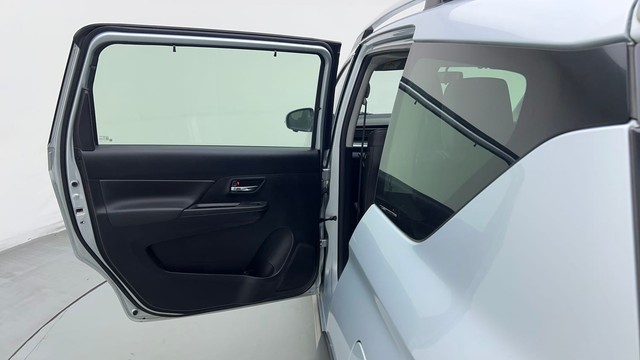 Second-hand 2023 Maruti Suzuki XL6 Alpha Plus AT for sale in Gurgaon-28